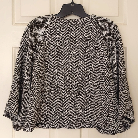 NWOT. Woman's Wool blended and full lined half length blazer. - Picture 2 of 8